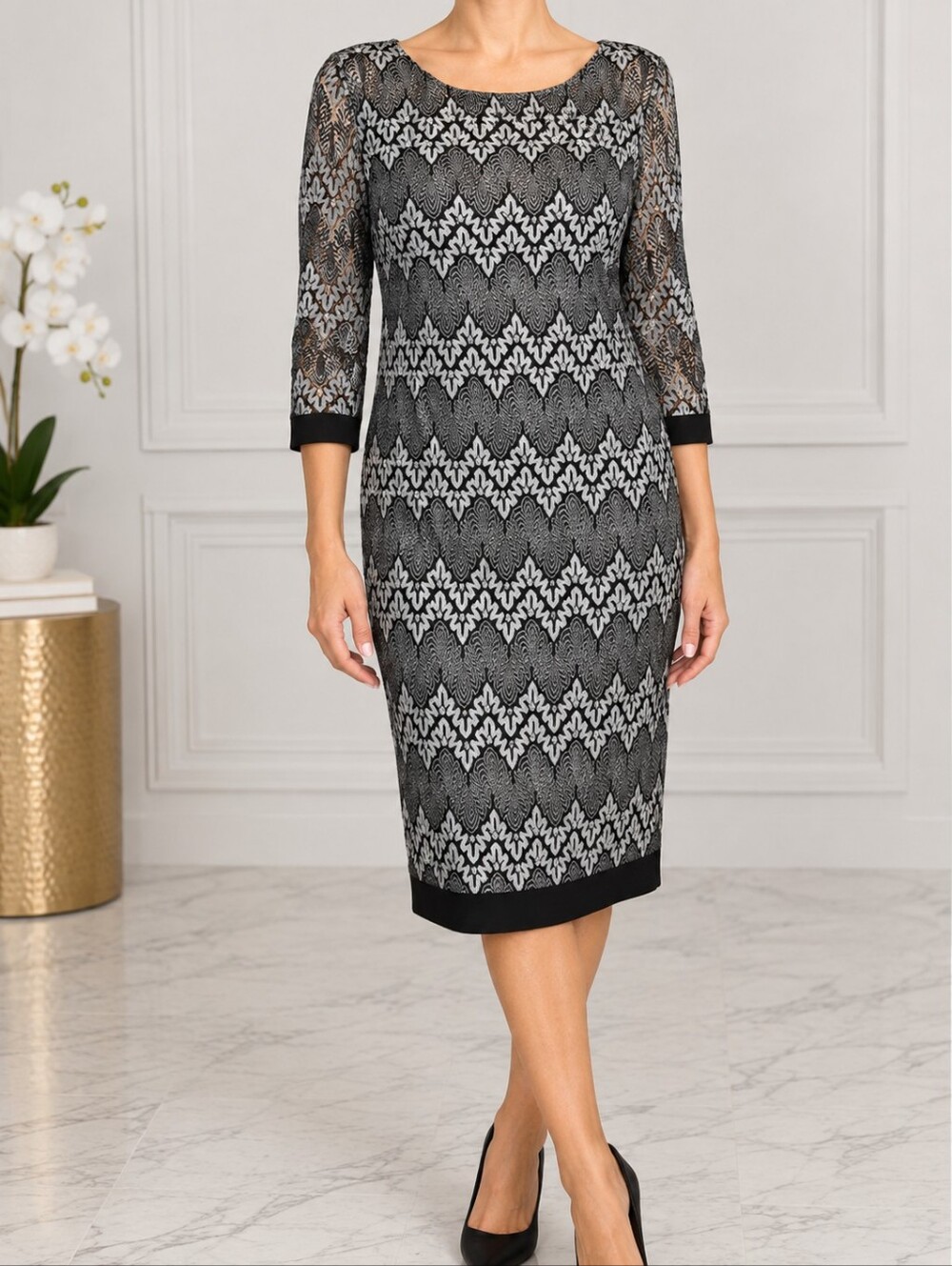 Sandra Darren Metallic Lace Sheath Dress Size 14 Silver Black Chevron Evening